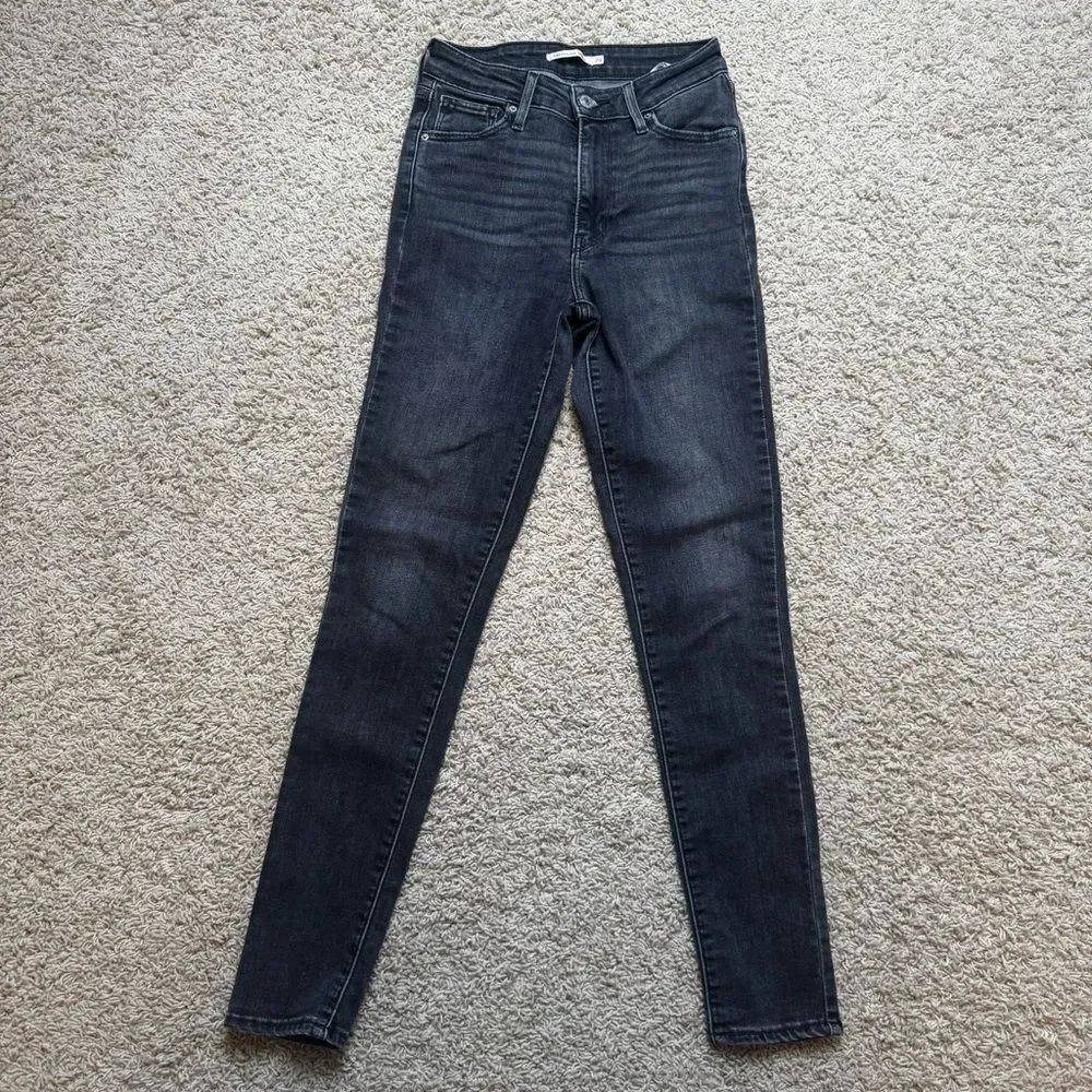 Women’s Levi’s Black High Rise Skinny Jeans Size 26